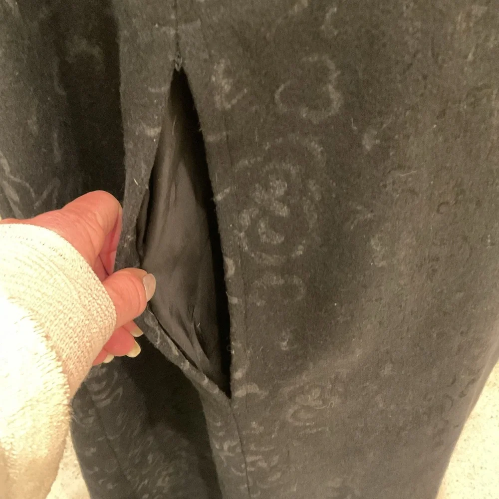 Queen of the Capes Wool Cape Coat - Picture 10 of 14